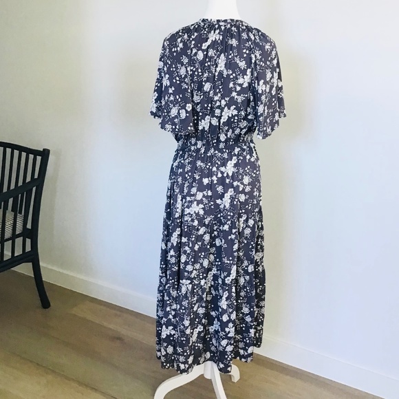 WITCHERY size 12 silky soft maxi dress in purple with white floral pattern - Picture 4 of 8